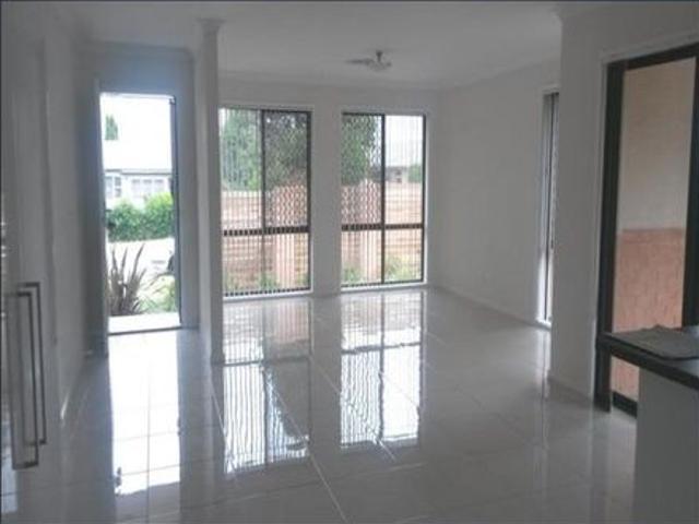 Townhouse for rent in Queanbeyan, New South Wales