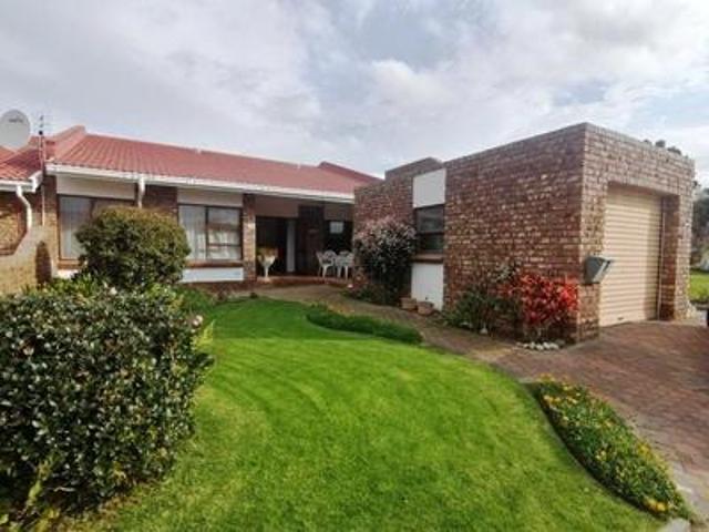 Townhouse for rent in Groot Brak Rivier, Western Cape