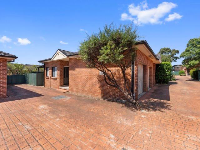 Villa for sale in Sydney, New South Wales