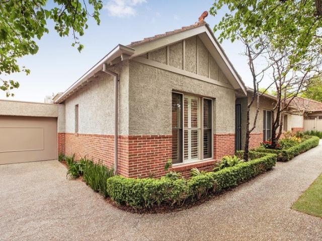 Apartment for sale in Canterbury, Melbourne