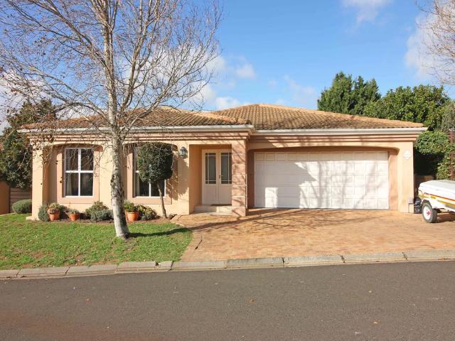 Townhouse for sale in Cape Town, Northern Suburbs