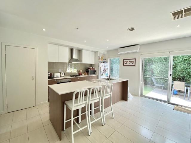 House for rent in Caulfield South, Melbourne