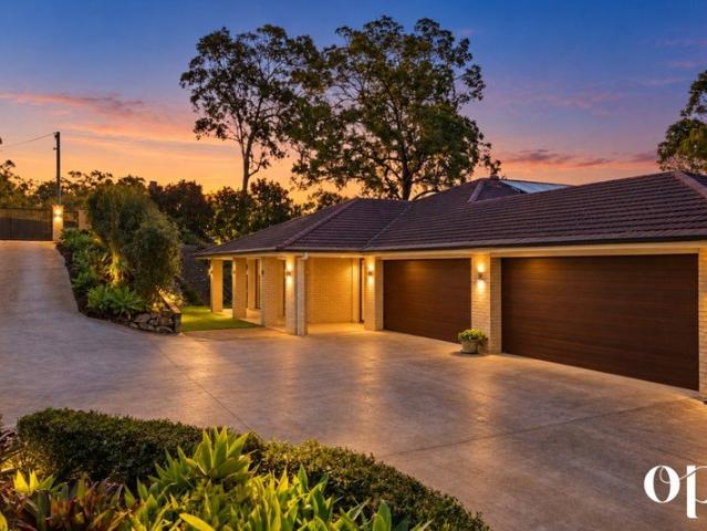 Cottage for sale in Gaven, Gold Coast City