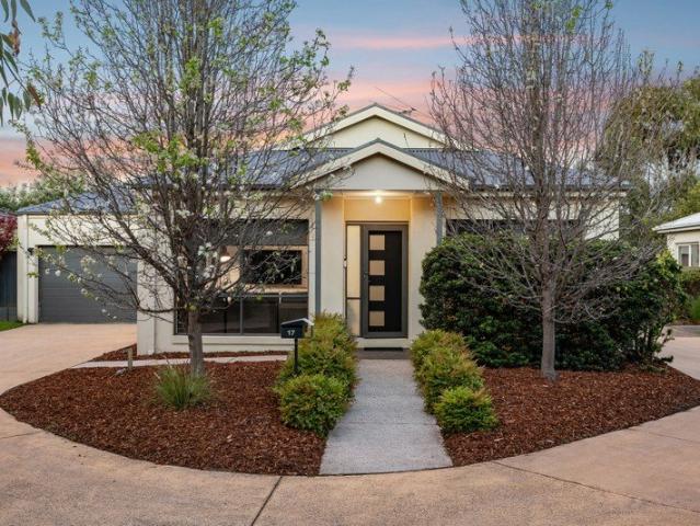 Townhouse for sale in Bonbeach, Melbourne