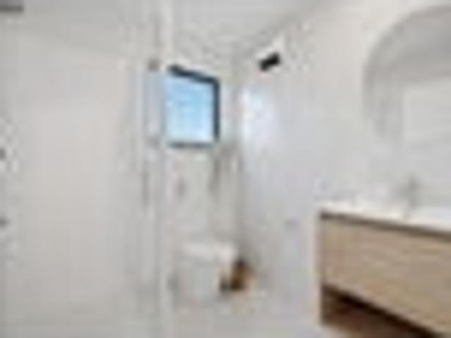 Townhouse for sale in Chaslands, Canterbury