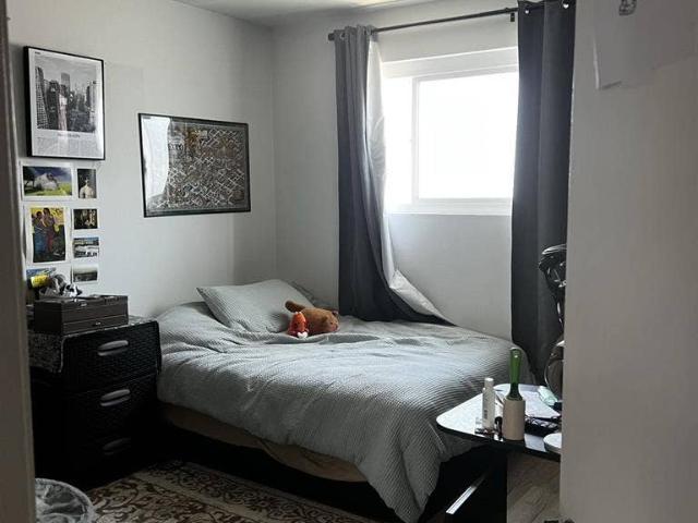 Room for rent in Canoga Park, California