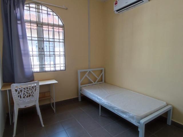 Room for rent in Petaling, Alam Impian