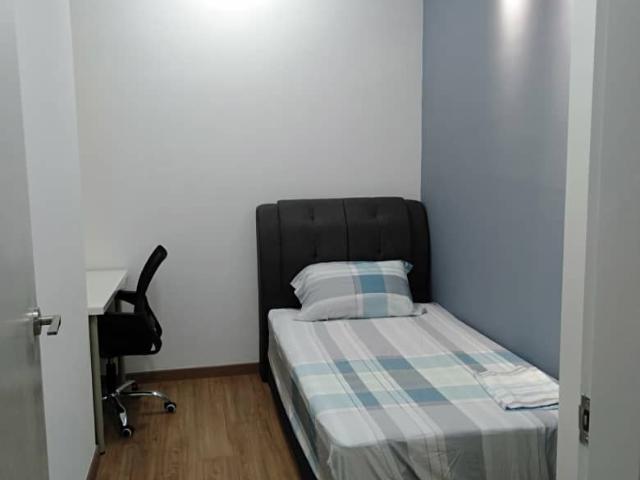 Room for rent in Petaling, Alam Impian