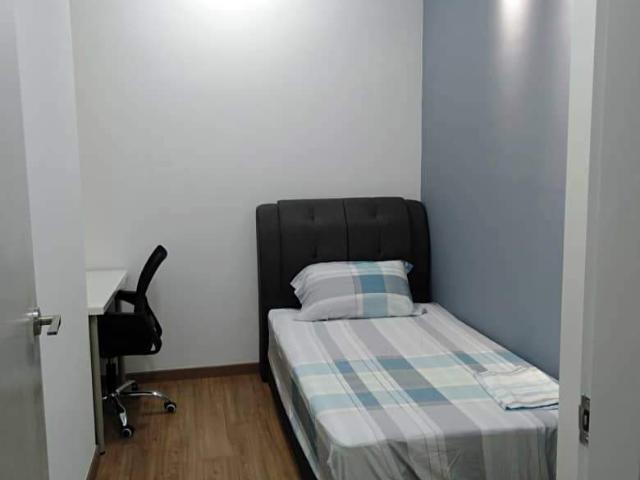 Room for rent in Petaling, Alam Impian
