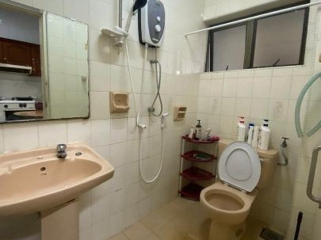 Room for rent in Petaling, Damansara Damai
