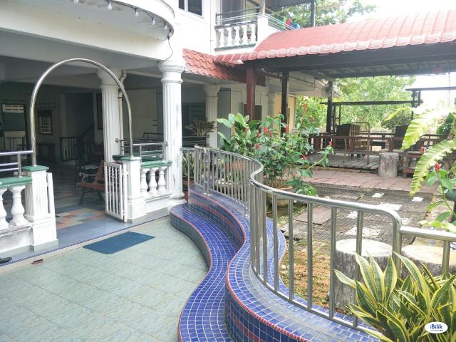 Room for rent in Taman Bunga Raya, Ayer Keroh