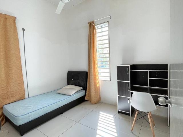Room for rent in Wellesley, Penang
