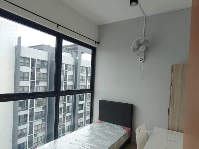 Room for rent in Petaling, Alam Impian
