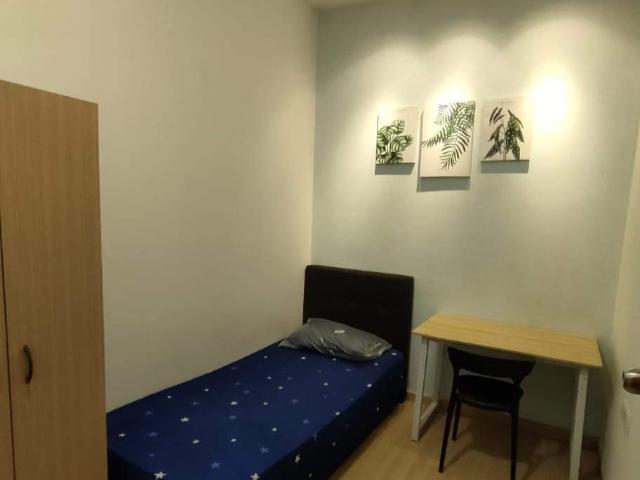 Room for rent in Petaling, Alam Impian