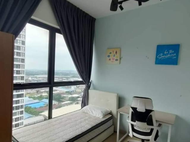 Room for rent in Petaling, Alam Impian