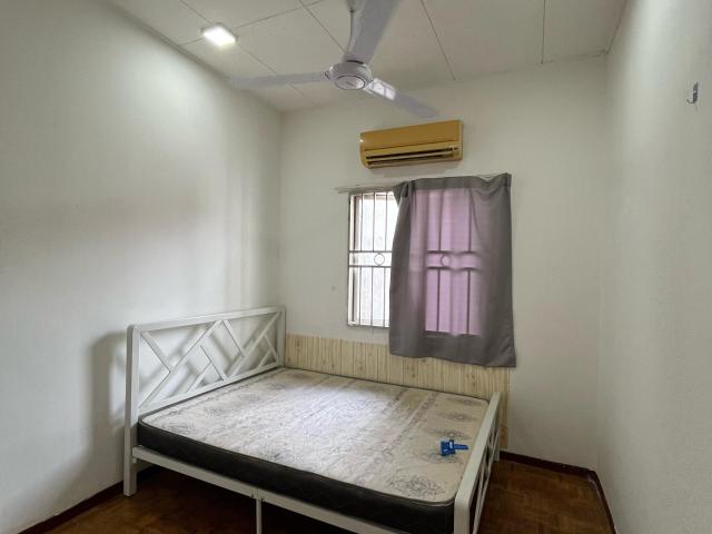 Room for rent in Petaling, Alam Impian