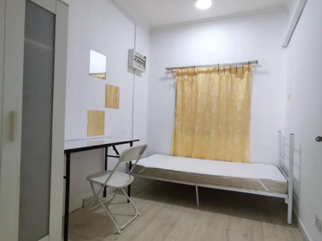 Room for rent in Taman Sri Endah, Kuala Lumpur