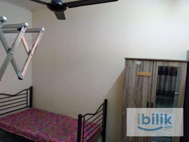 Room for rent in Sendayan Village, Negeri Sembilan