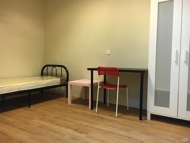 Room for rent in Petaling, Alam Impian