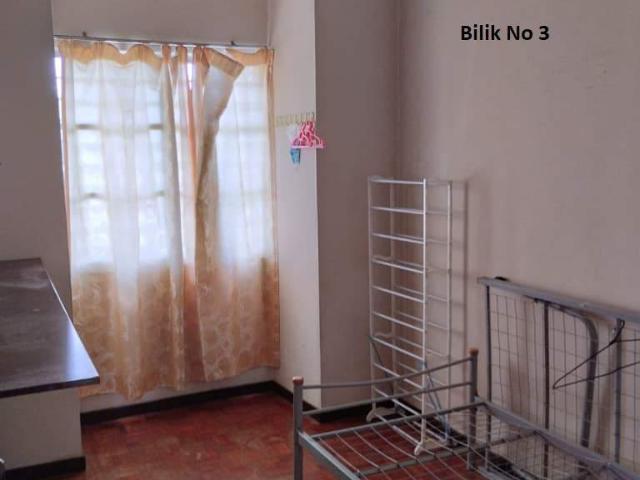 Room for rent in Petaling, Alam Impian