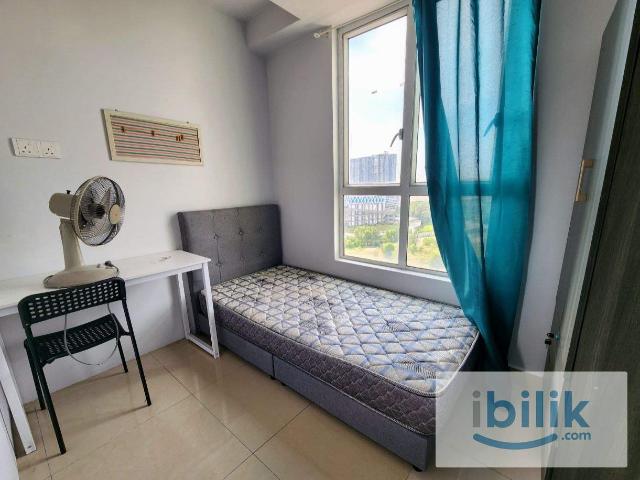 Room for rent in Petaling, Alam Impian