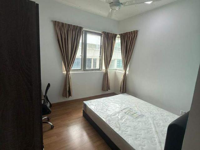 Room for rent in Seri Kembangan, Majlis Bandaraya Subang Jaya