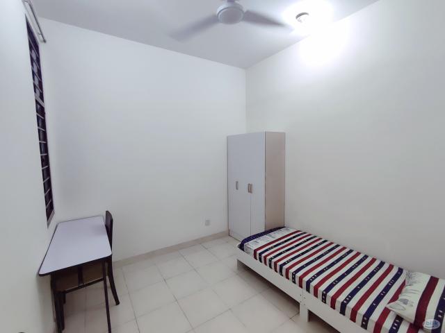 Room for rent in Petaling, Damansara Damai