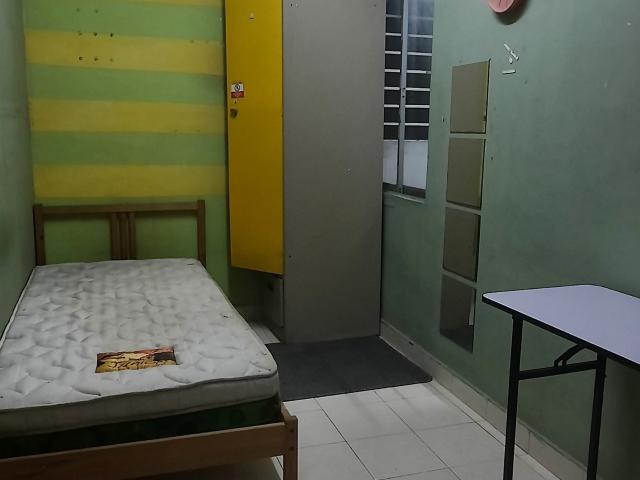 Room for rent in Petaling, Alam Impian