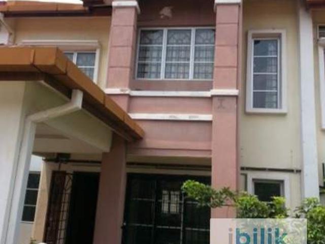 Room for rent in Petaling, Alam Impian