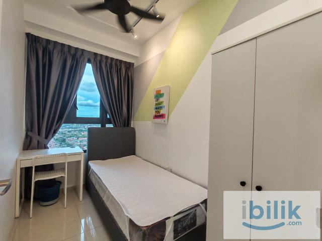 Room for rent in Petaling, Alam Impian