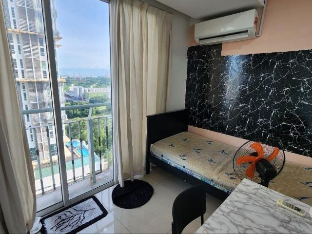 Room for rent in Petaling, Alam Impian
