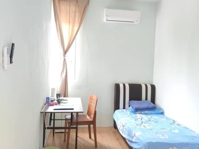 Room for rent in Sendayan Village, Negeri Sembilan