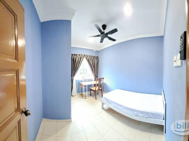 Room for rent in Sendayan Village, Negeri Sembilan