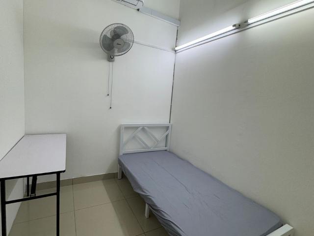 Room for rent in Petaling, Alam Impian
