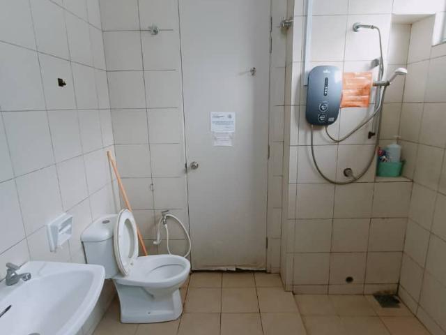Room for rent in Petaling, Alam Impian