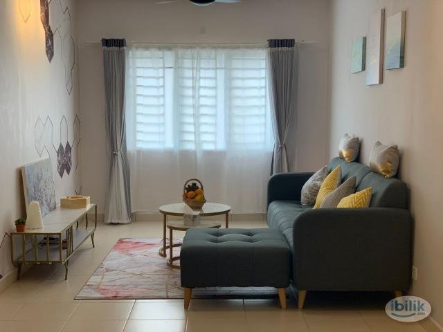 Room for rent in Petaling, Alam Impian