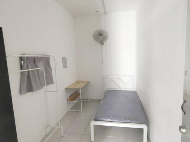Room for rent in Petaling, Alam Impian