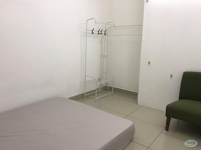 Room for rent in Petaling, Alam Impian