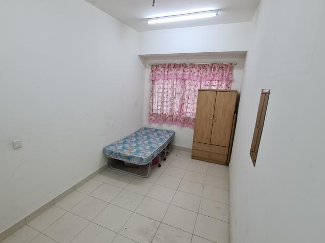 Room for rent in Petaling, Alam Impian