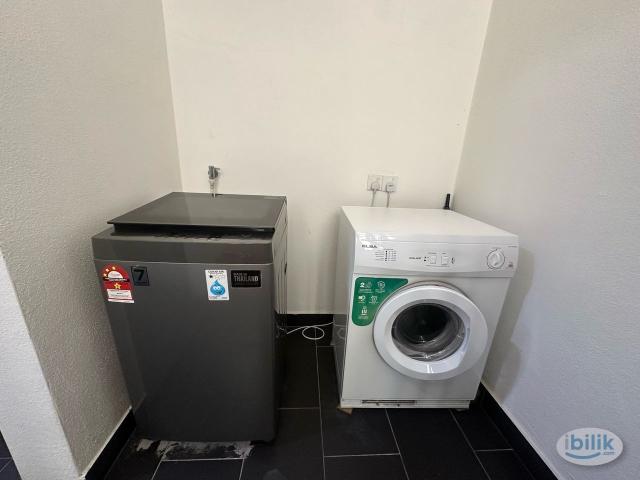 Room for rent in Petaling, Alam Impian