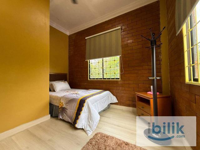 Room for rent in Taman Emas, Sepang