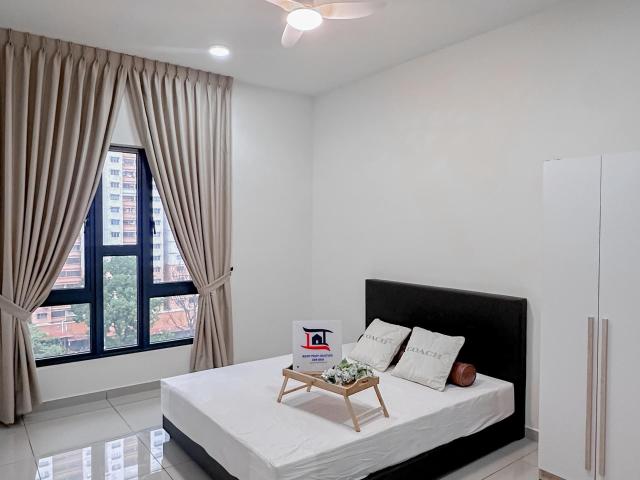 Room for rent in PJU 6, Petaling Jaya