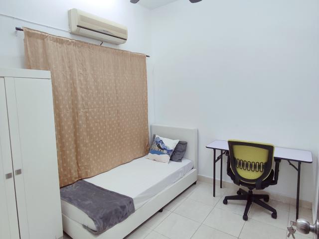 Room for rent in Taman Tun Dr Ismail, Kuala Lumpur