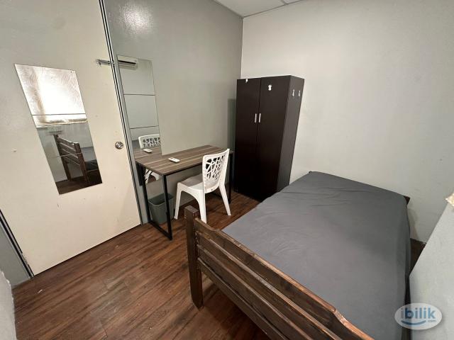Room for rent in Petaling, Alam Impian