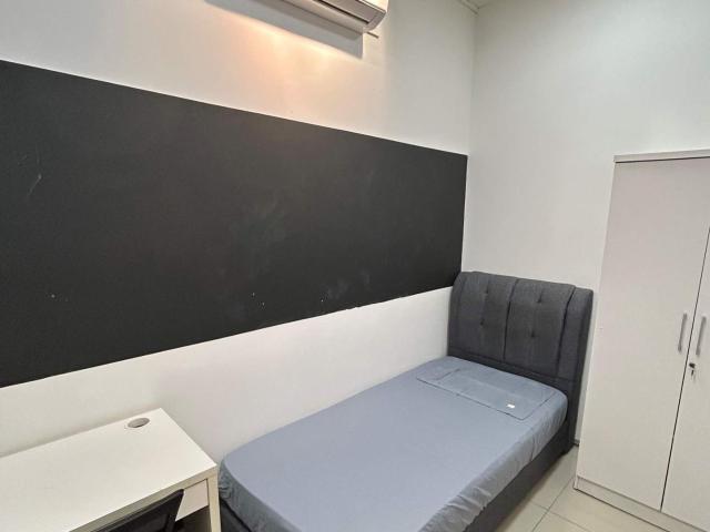 Room for rent in Petaling, Alam Impian