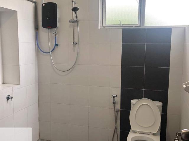 Room for rent in Petaling, Alam Impian