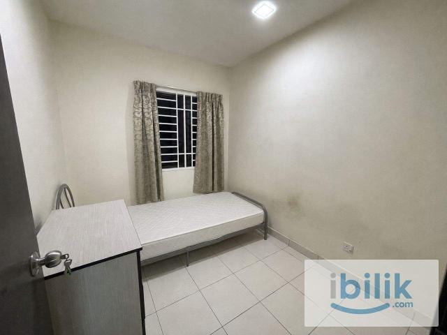 Room for rent in Petaling, Alam Impian