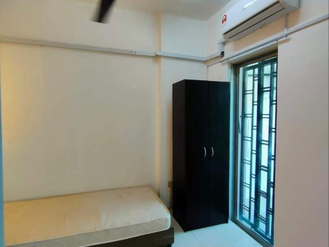 Room for rent in Petaling, Alam Impian