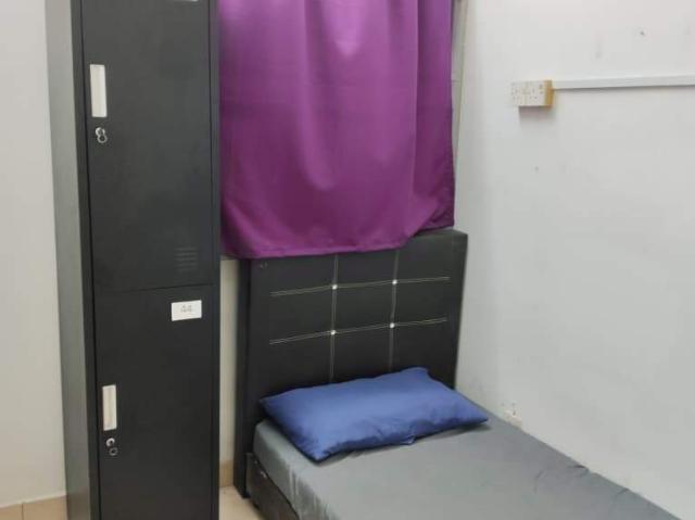 Room for rent in Sendayan Village, Negeri Sembilan