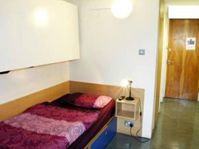 Room for rent in Oval, Greater London